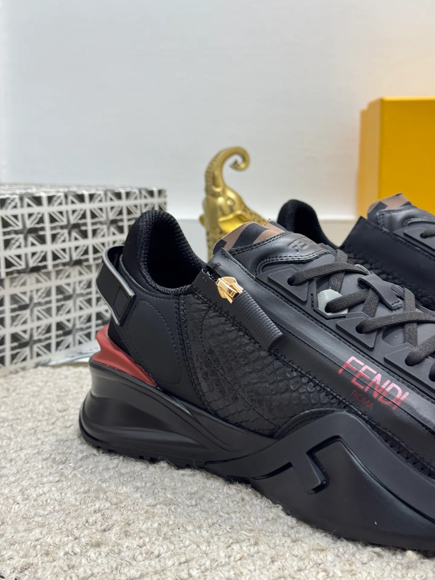 Men's men's shoes 💰520 [New style] 🦥🦥 Original quality - Fendi ◾️▫️F D🆕 Spring and summer new men's slip-on sneakers, with elastic straps, side zippers, and corrugated soles engraved with F. Embossed Fendi Flow lettering on the heel. Mixed material of high-tech fabric and black suede. FF graphic tongue. Ultra-light and wear-resistant EVA sole. Size: 38-44 (45 customized